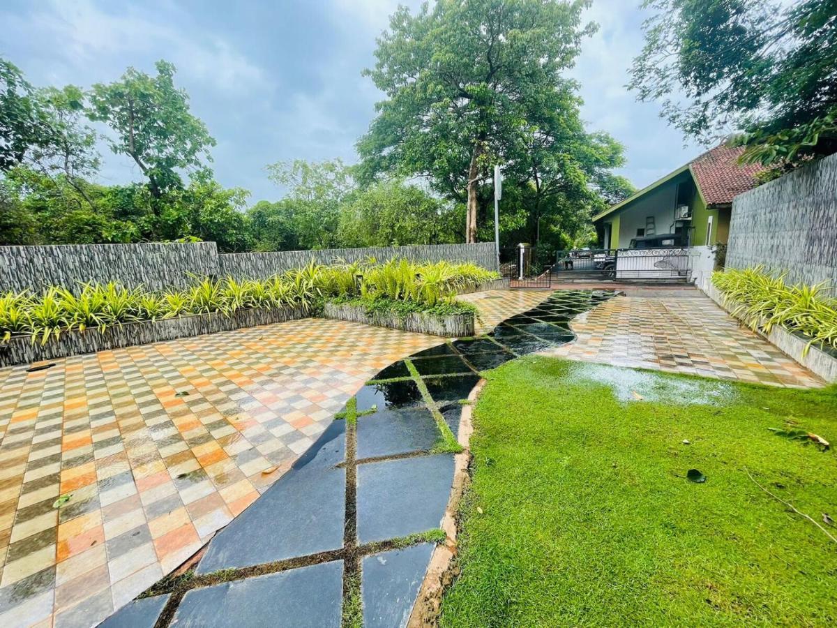 The Mayfield Resort, Vagator Anjuna Exterior foto